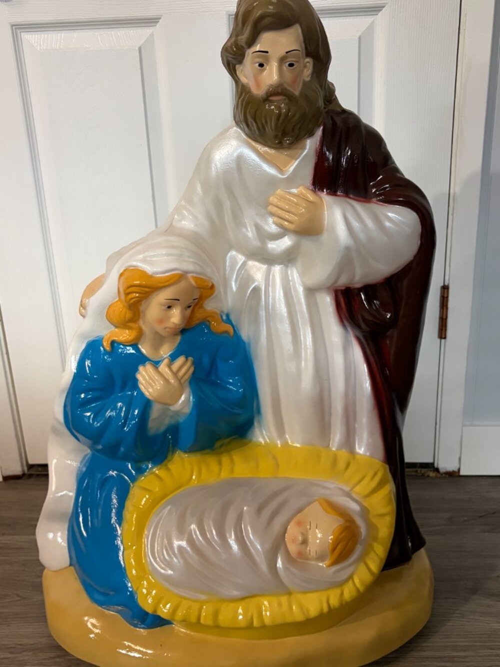 Fraser Hill Farm 32" Lighted Nativity Blow Mold Holy Family w/ Box - New